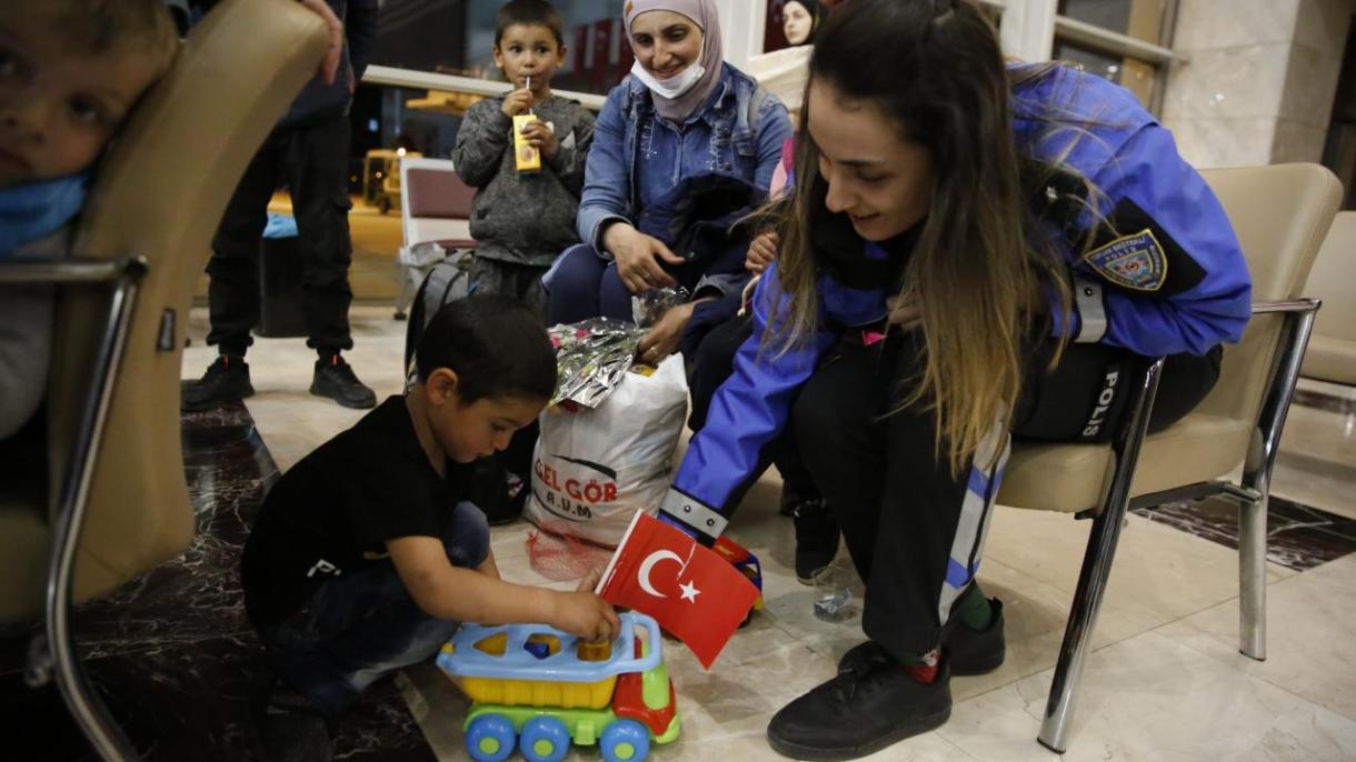 Ahiska Türkleri Elazığ'da Ukrayna Tahliye3.jpg