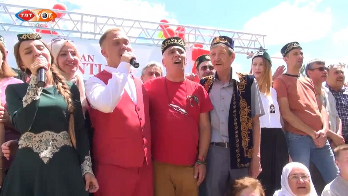 Törkiyädä tatar awılında Sabantuy