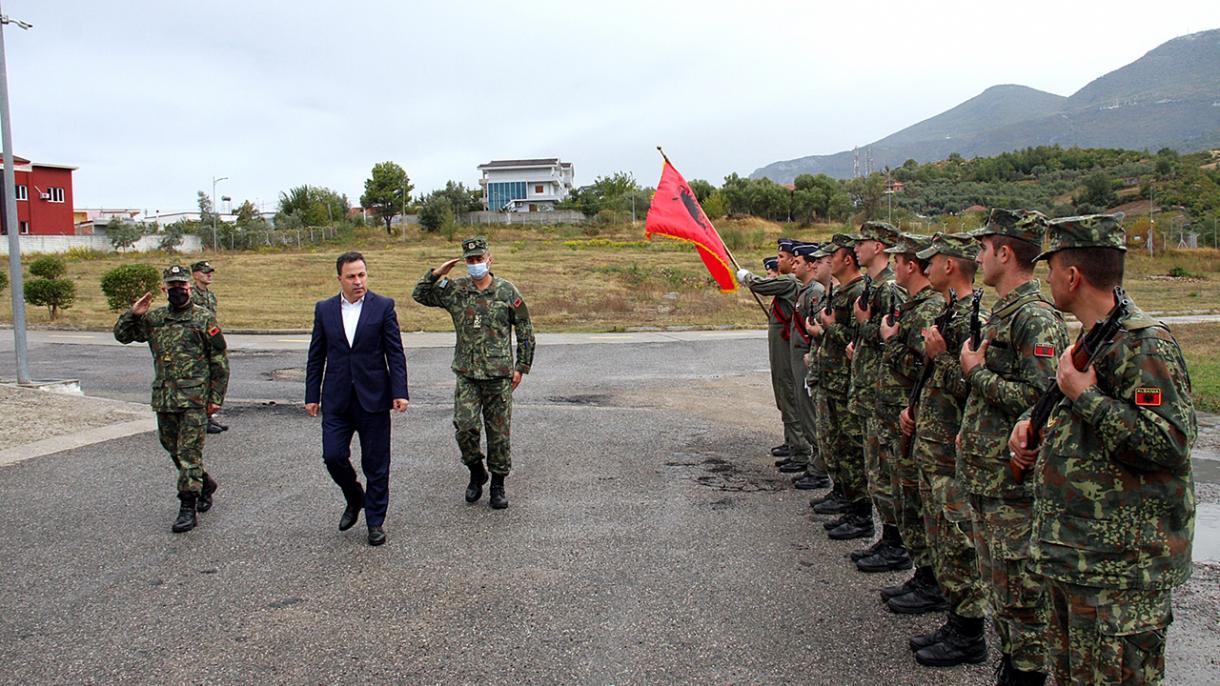 Niko Peleshi_Farke_ziyaret.jpg