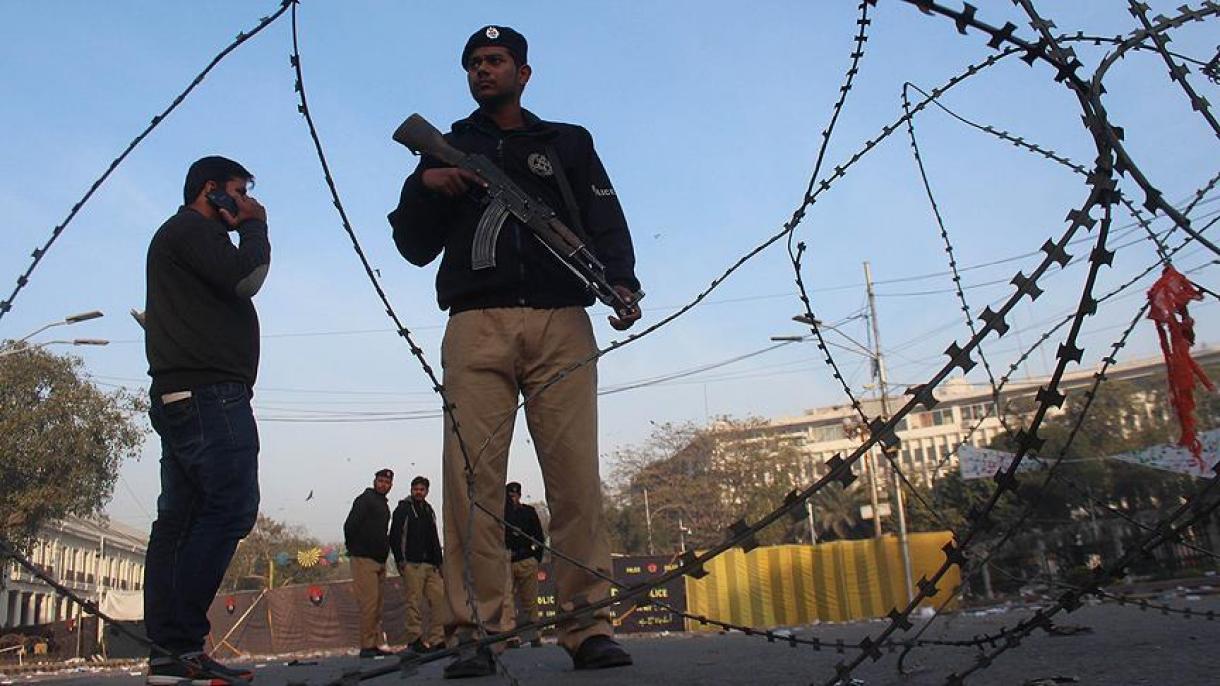 Atentado armado deixa vários estudantes mortos no Paquistão