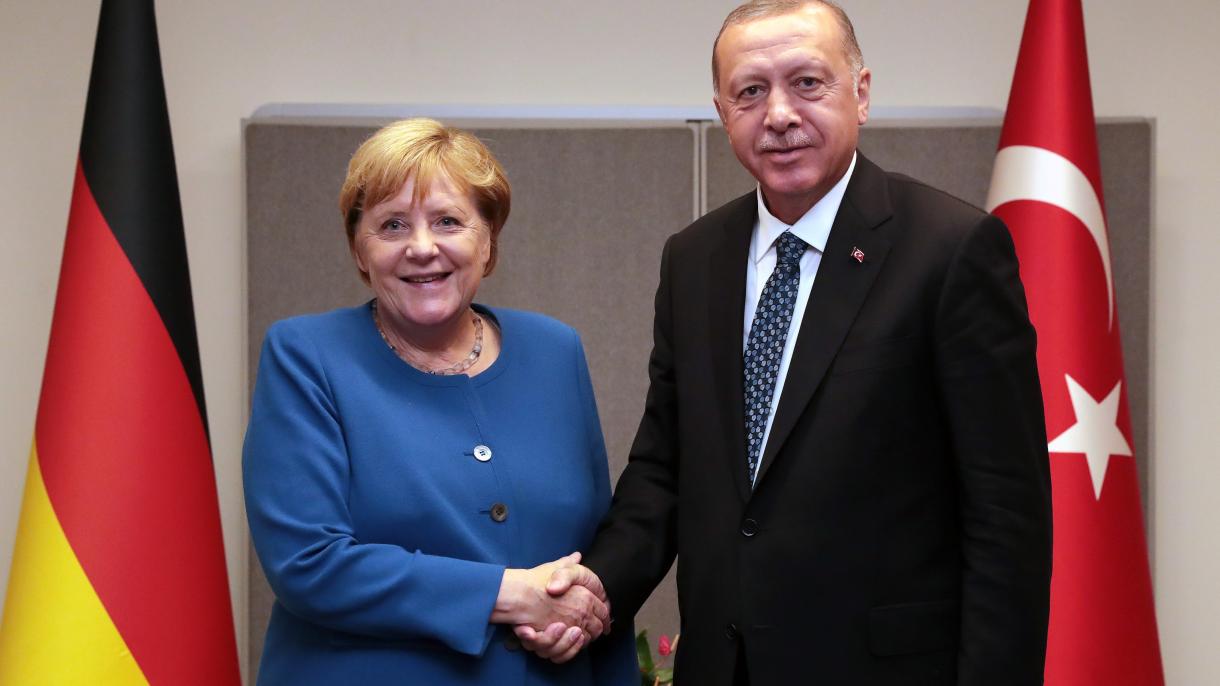 Erdogan-Angela Merkel.jpg
