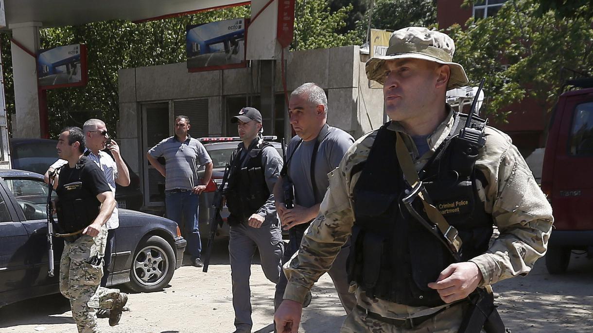 Въоръжен мъж взе заложници в грузинска банка