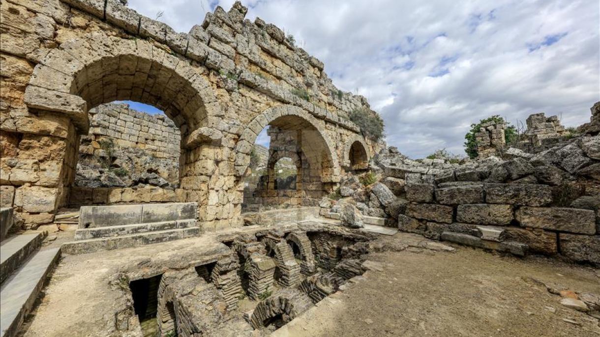 Antalyanın aspendos ve perga şehri 17.jpg