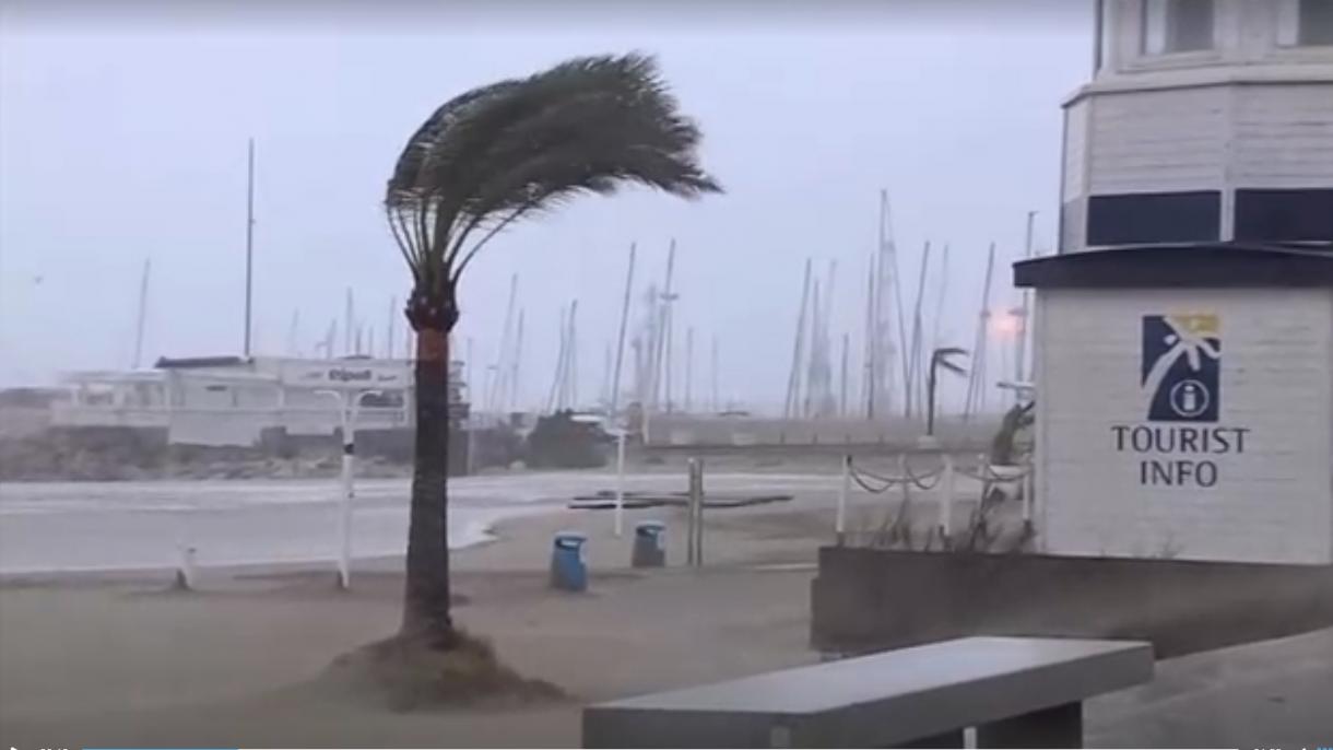 Halálos áldozata van a viharos időnek Spanyolországban