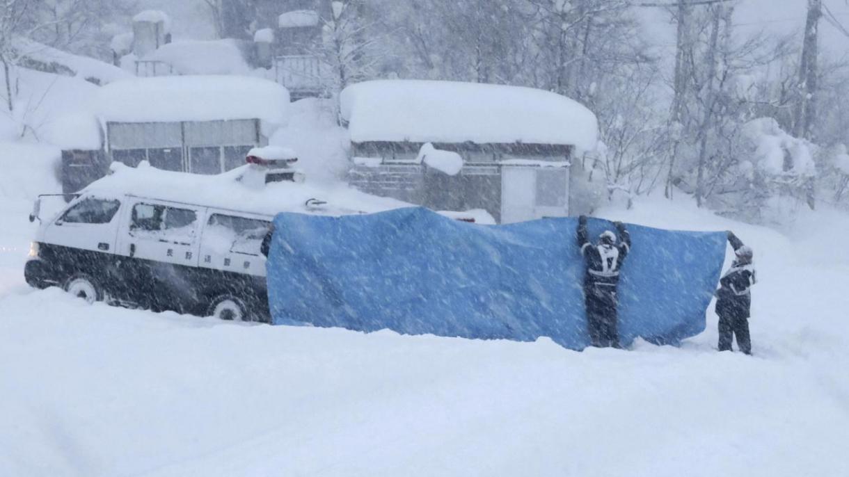وقوع برف کوچ در جاپان