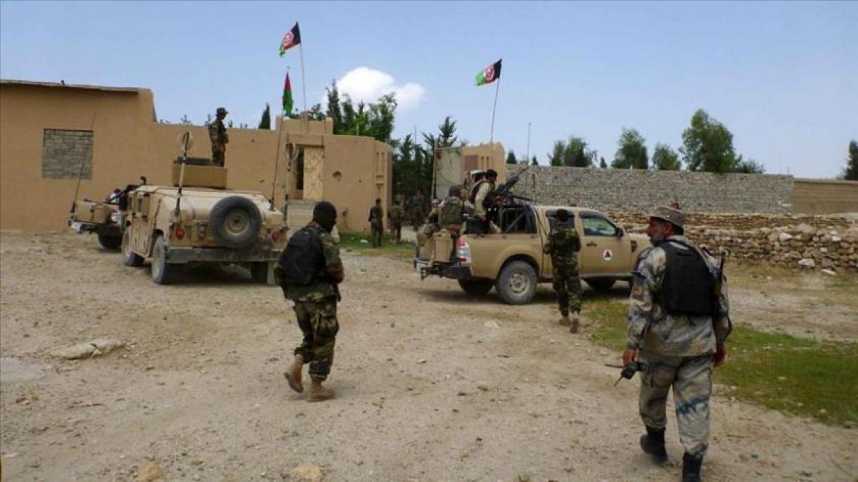 در حمله شبه نظامیان طالبان در افغانستان ده مامور امنیتی کشته شد