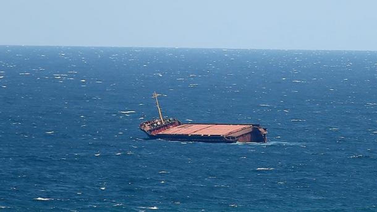 Um navio do Panamá naufraga nas margens de Samsun