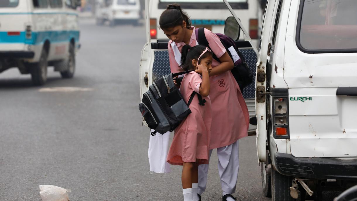 pakistan kiz ogrenci.jpg