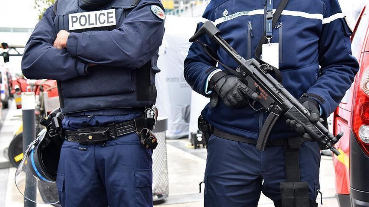 حمله با خودرو به سربازان در پاریس