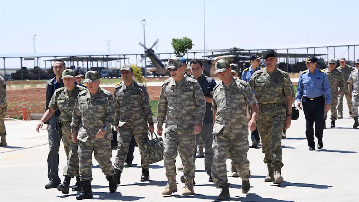 orgeneral akar-komutanlar.jpg