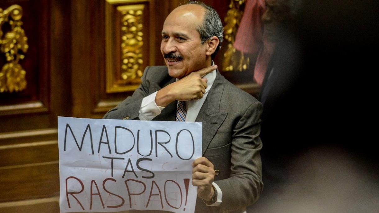 La Asamblea Nacional de Venezuela pide elecciones tras anunciar abandono del cargo de Maduro