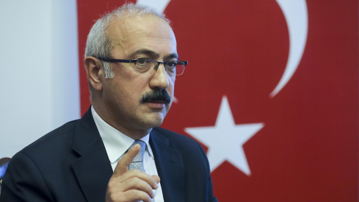 Qalqınu ministrı Singapurda