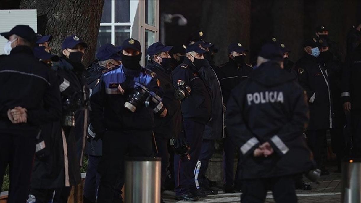Не стивнуваат протестите во Тирана по убиството на 25-годишниот Клодијан од страна на полицијата