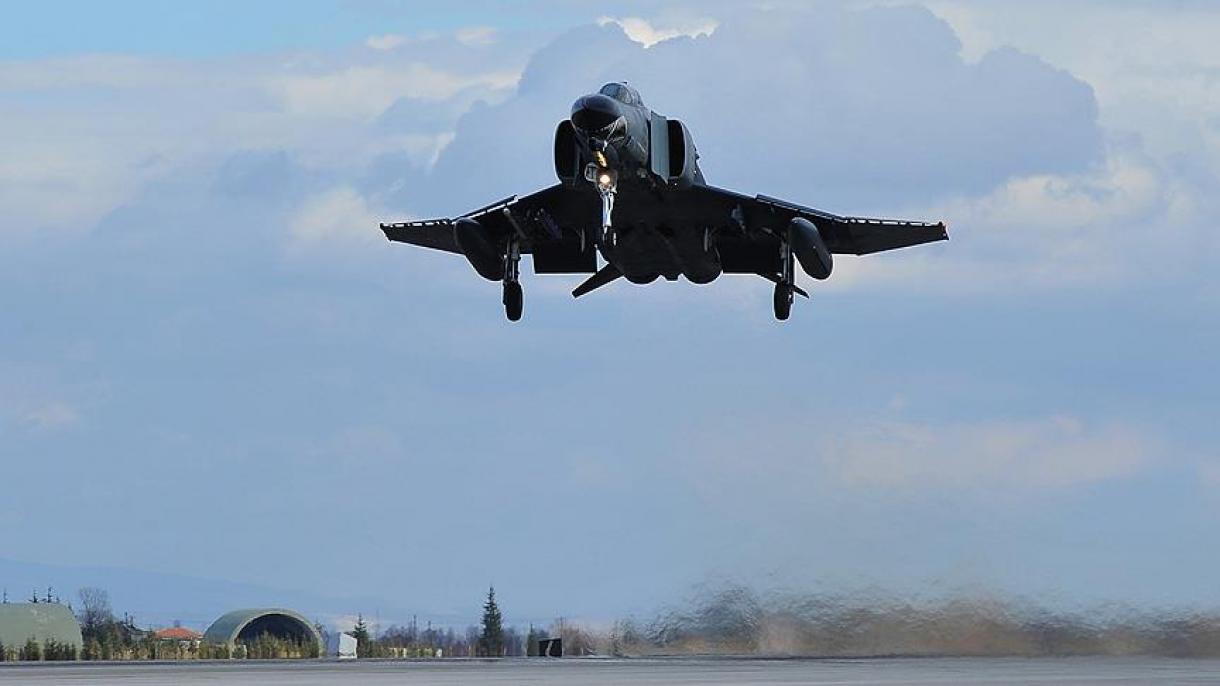 Avionët turq goditën terroristët e fshehur në Veri të Irakut në kufi me Turqinë