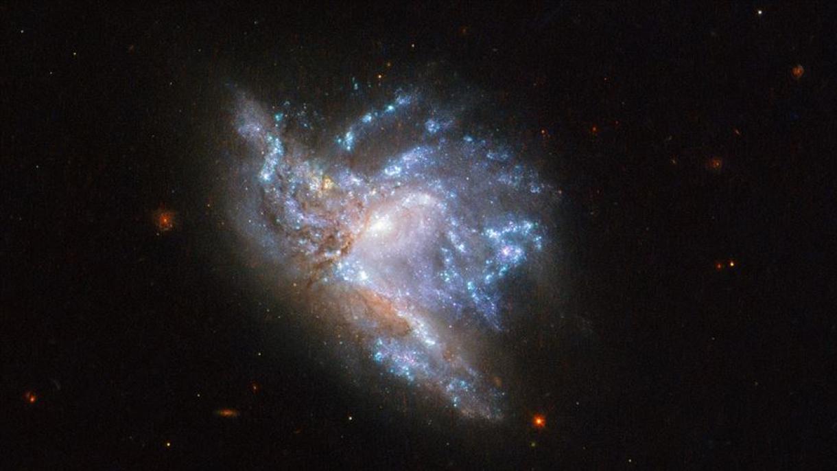 NASA pública la colisión de dos galaxias captada por Hubble