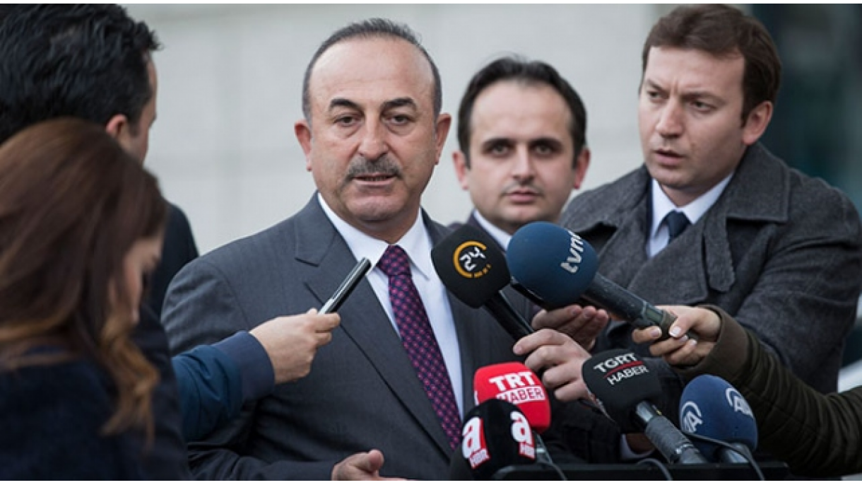 Ministri Çavusoglu dhe Komisoneri Varhelyi bisedojnë mundësitë e bashkëpunimit mes Turqisë dhe BE-së