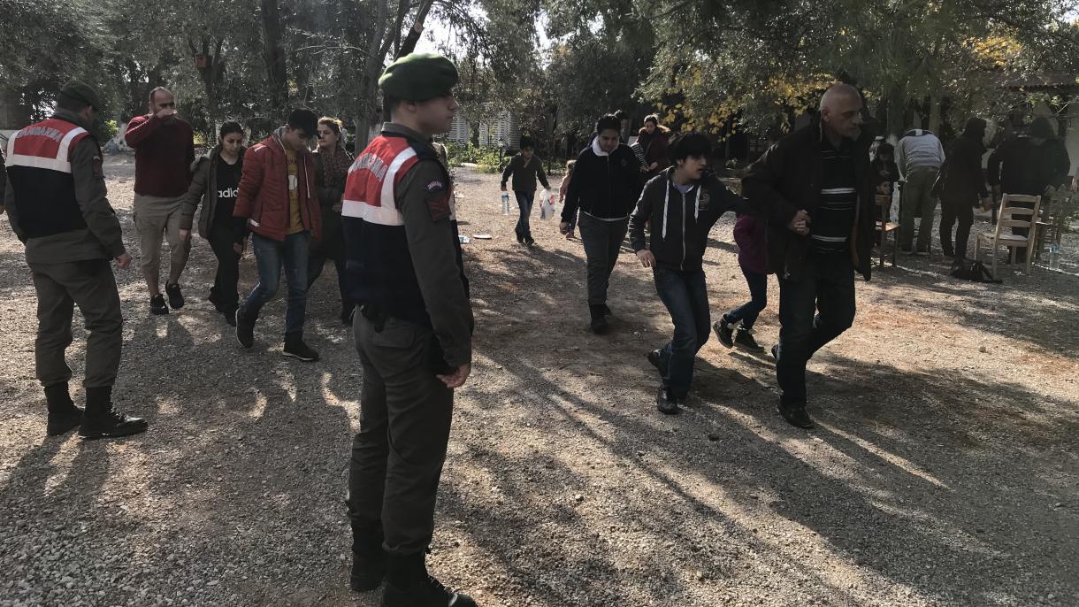 132 illegális menekültet fogtak el Izmirben