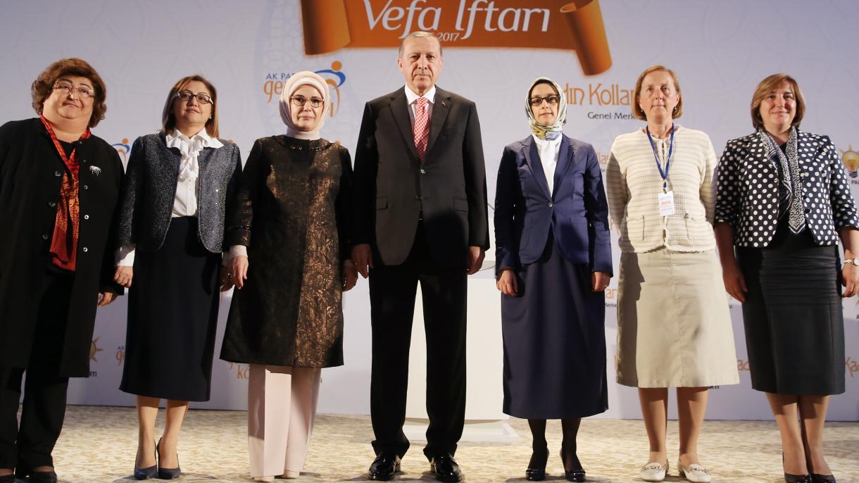 Rais Erdoğan katika jumba la utamaduni la Ankara