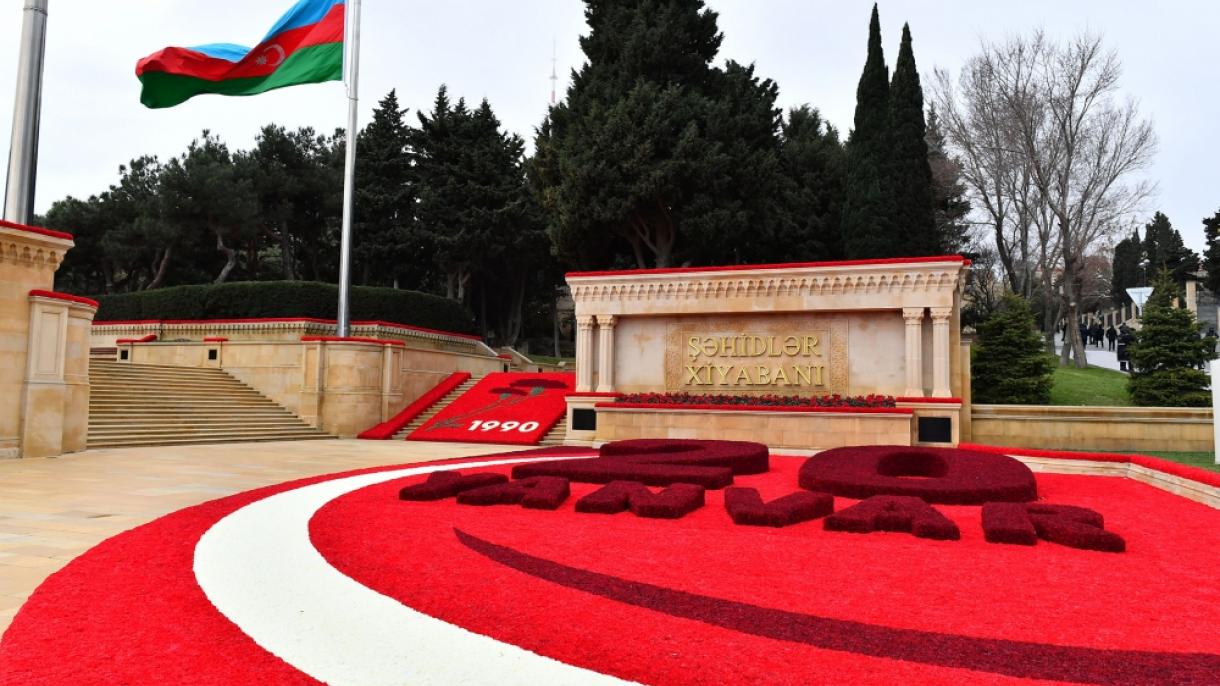 Prezident İlham Əliyev Şəhidlər xiyabanını ziyarət edib