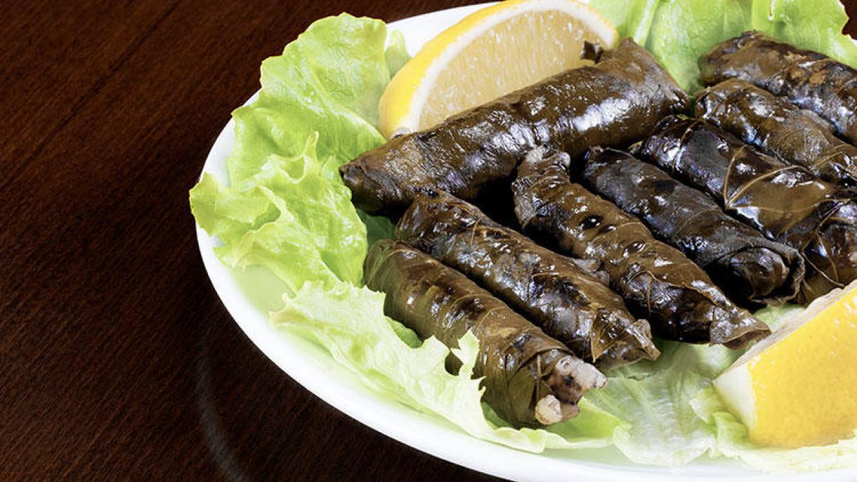 Kuzhina Turke - Sarma me fletë hardhie me mish të grirë