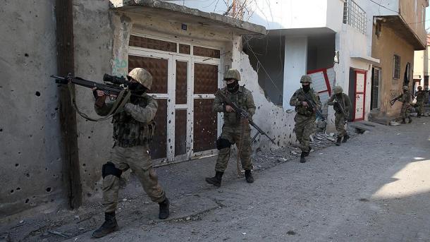 Diyarbakirdagi operatsiyada ikki askar va bir politsiya xodimi halok bo'ldi
