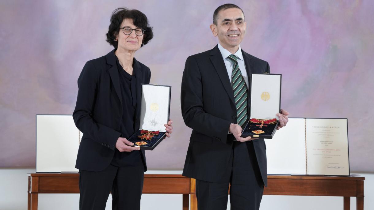 Uğur Şahin Özlem Türeci.jpg