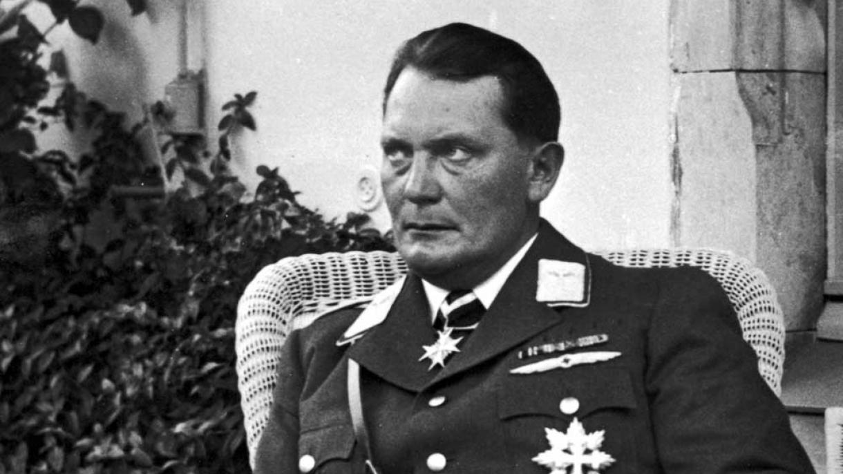 نازی جنرل کی طلائی ملمع کاری والی پستول کے لاکھوں یورو میں فروخت کی توقع