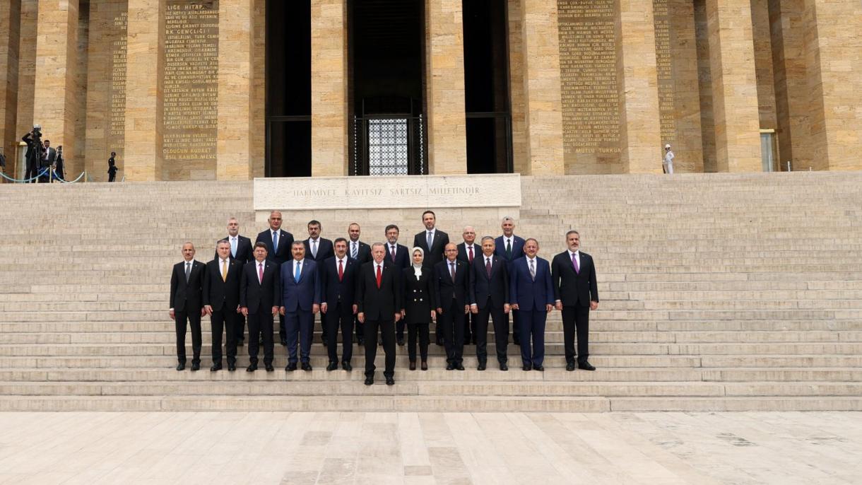 erdogan yeni kabine anitkabir2.jpg