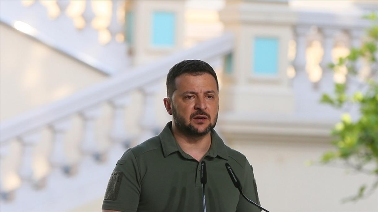 Ukrainanyň Prezidenti harby kommisarlary wezipelerinden çetleşdirdi
