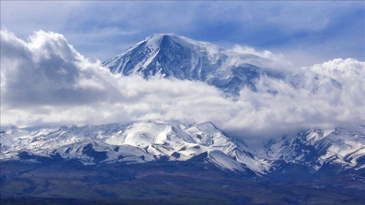 En cumbre climática advierten sobre rápido derretimiento de los picos helados de la Tierra