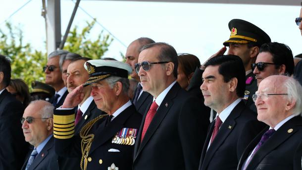 Líderes del mundo homenajean a los caídos de Dardanelos