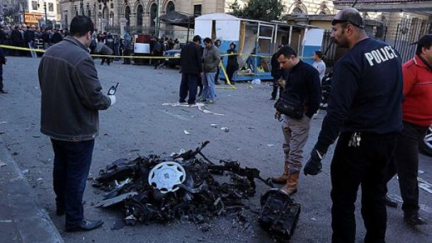 Бомбено нападение в Кайро отне живота на 2 души