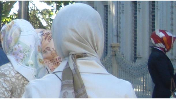 شۋېيتسارىيەدە مەكتەپتە ياغلىق چېگىش ئەركىن