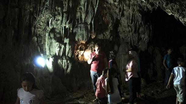 La Caverna Yerküpe atrae turistas de todos lugares del mundo