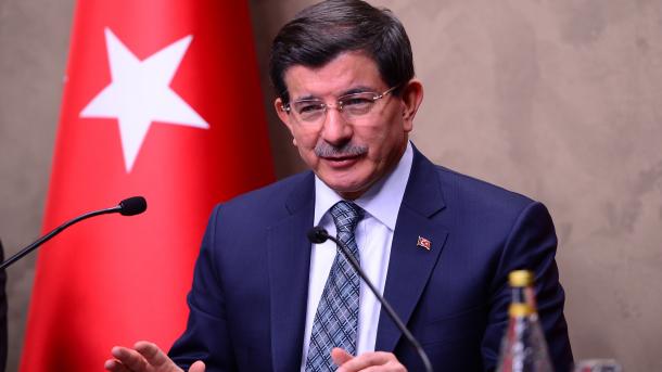 Davutoğlu: "No permitimos que insulten al Profeta Mahoma"