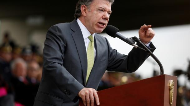 Santos: Sería "ridículo" acuerdo con las FARC si no dejan armas