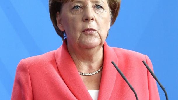 Merkel condanna con forza gli attacchi di violenza