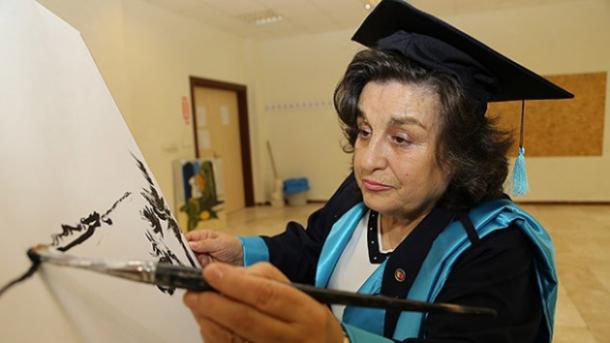 Évfolyamelsőként diplomázott a 71 éves nagymama