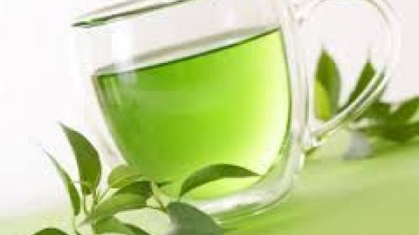 سبز چائے کا روزانہ  استعمال منہ کے کینسر سے بھی بچاتا ہے