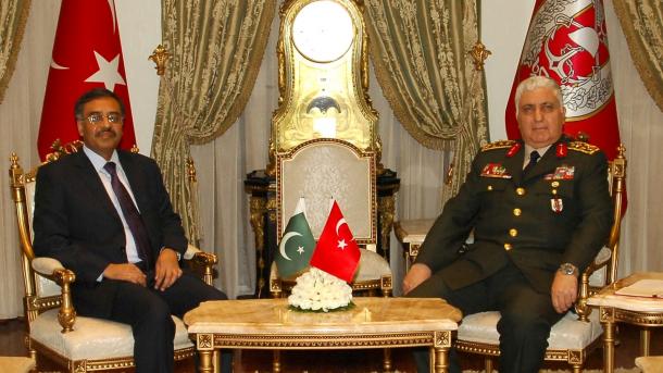 سفیرِپاکستان سہیل محمود کی ترک مسلح افواج کے سربراہ سے ملاقات 