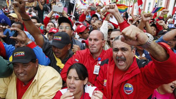 南美举行示威游行抗议美国制裁