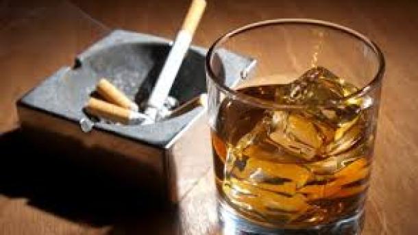 "La Sapienza": Veshjet e ngushta, duhani dhe alkooli ulin fertilitetin mashkullor