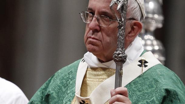 Vaticano, prelato e laica arrestati per divulgazione
