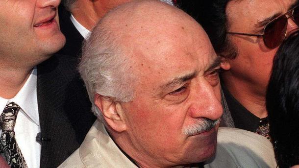 Ömer Çelik: "Fethullah Gulen é mais perigoso que Osama Bin Laden"