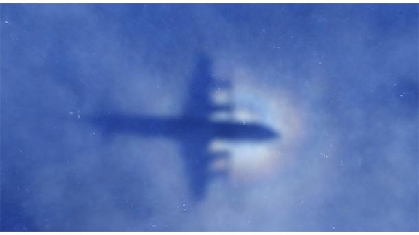 Continuarán buscando el avión perdido en 2014