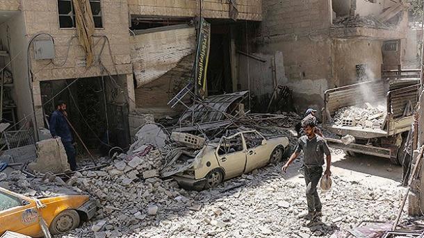 Több tucat légi csapás Szíriában és Irakban