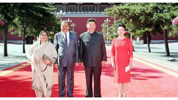خاتون اول پاکستان نے چینی صدر کا ہاتھ نظر انداز کر دیا