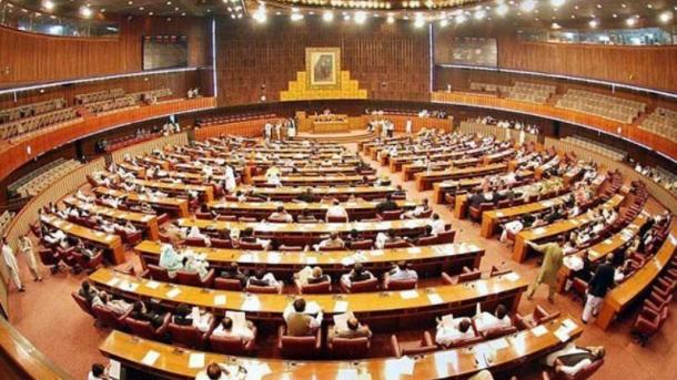 تحریک انصاف کا پارلیمنٹ میں واپس جانے یا نہ جانے پرغور