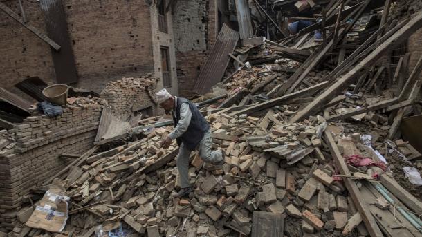 Nepalın Baş naziri ölü sayının 10 mini keçəcəyini bildirib 