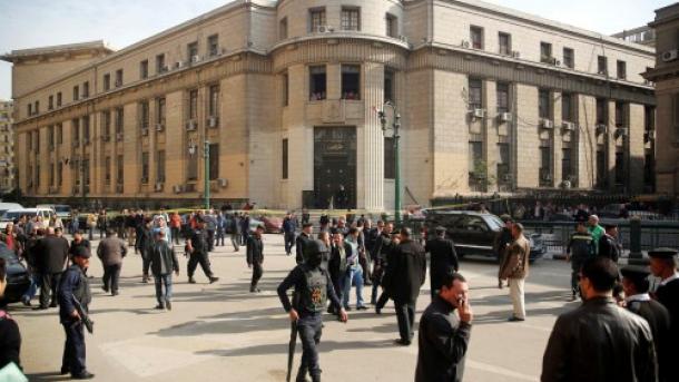 埃及开罗发生炸弹袭击3人丧生1人受伤。